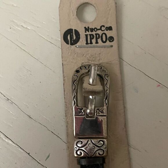 NWT! 9” Nuo Cen unisex 0.25” wide black leather adjustable buckle clasp braceet - Picture 4 of 10